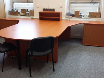 kancelářský nábytek Hobis , sestava stolů