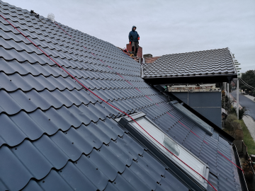 Pokrytí střechy hliníkovým plechem včetně zateplení nadkrokevní izolací satjam izopir