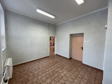 Dekorativní úprava zdí a výmalba stropu šatny v Mateřské škole - MŠ, Prachovice
