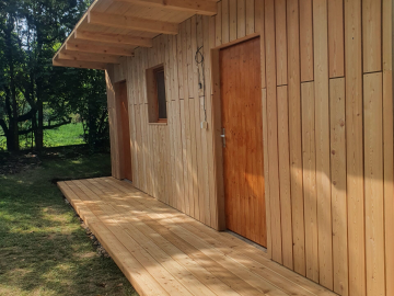 Stavba dřevěné chatky