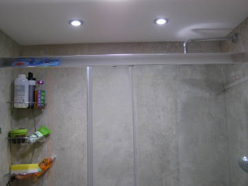 montáž sprchového koutu, sádrokartonový podhled s LED osvětlením